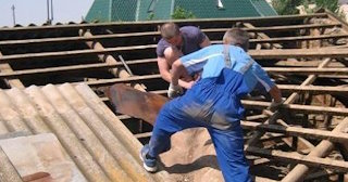 Демонтаж крыши в Чехове - стоимость работ от 732 рублей за м2